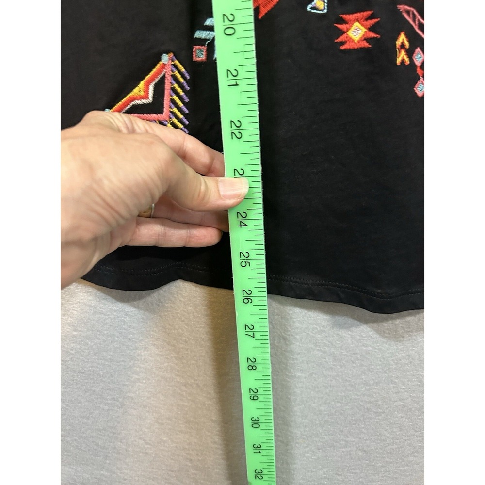 Savanna Jane Embroidered Top Sz 2XL Boho Floral Aztec V-Neck Short Sleeve Black - Picture 7 of 10